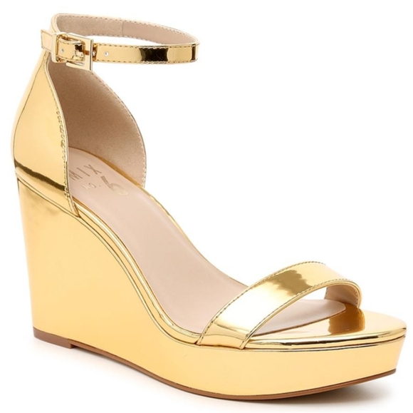 Mix No. 6 l Gold Metallic Sahi Wedge Sandal l Size 7 - Picture 2 of 9
